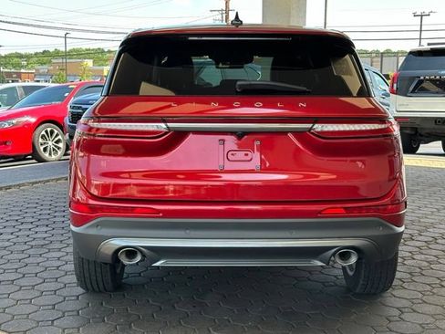Used 2025 Lincoln Corsair Reserve AWD/4WD image 4