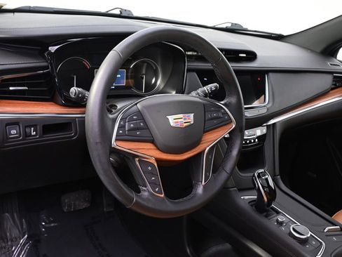 Used 2021 Cadillac XT5 Premium Luxury image 11