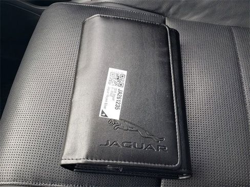 Used 2018 Jaguar F-PACE R-Sport image 27