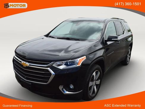 Used 2020 Chevrolet Traverse LT w/ LT Premium Package AWD/4WD image 1