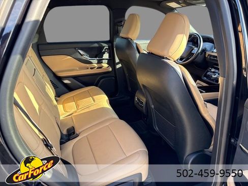 Used 2021 Lincoln Corsair Reserve image 11