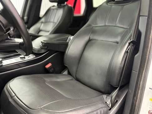 Used 2020 Land Rover Range Rover HSE AWD/4WD image 12