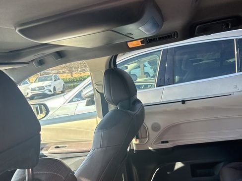 Used 2021 Toyota Sienna Platinum image 12