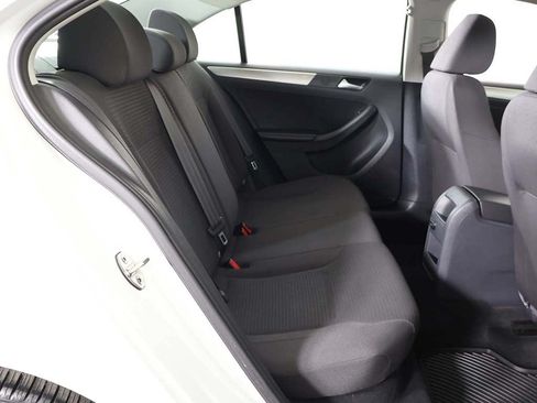 Used 2015 Volkswagen Jetta SE FWD image 30