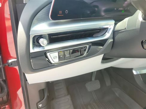 Certified 2025 Cadillac Lyriq Luxury w/ LPO, Floor Liner Package RWD image 18