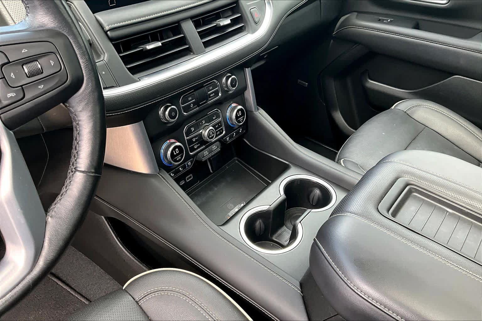 Used 2022 GMC Yukon SLT w/ SLT Premium Package RWD image 16