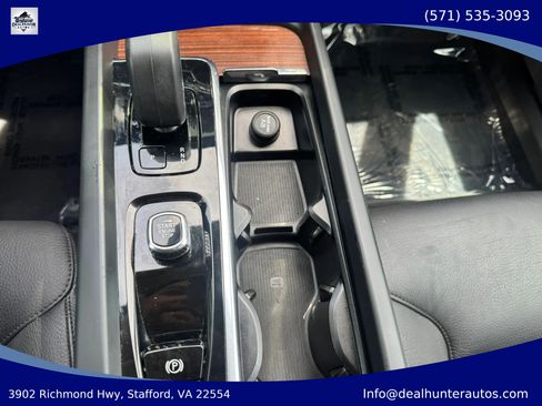 Used 2023 Volvo XC60 B5 Plus FWD image 23