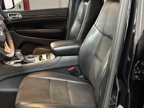Used 2018 Jeep Grand Cherokee Altitude AWD/4WD image 33
