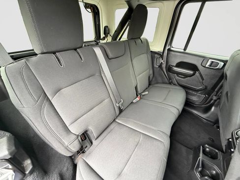 Used 2019 Jeep Wrangler Unlimited Sport S AWD/4WD image 18