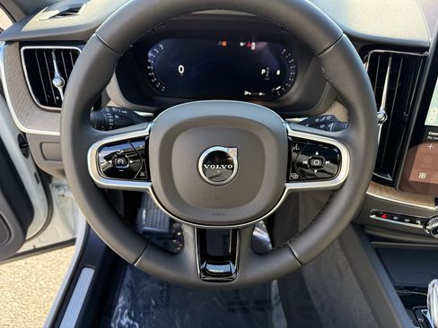 New 2026 Volvo XC60 B5 Plus w/ Protection Package Premier image 20