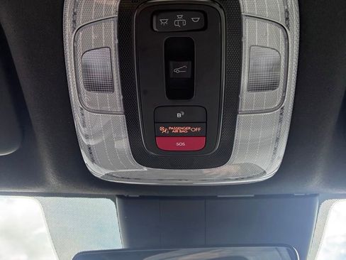 Used 2025 Hyundai Elantra Limited FWD image 38