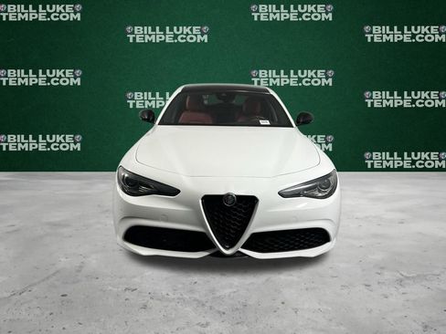 Used 2022 Alfa Romeo Giulia Veloce image 10