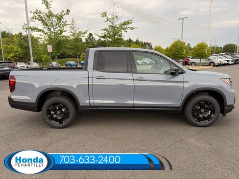 New 2026 Honda Ridgeline Black Edition image 8
