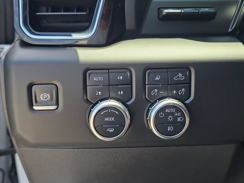 Used 2023 GMC Sierra 1500 Denali w/ Technology Package AWD/4WD image 23