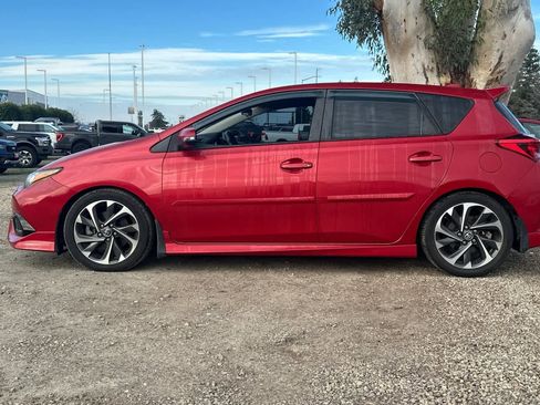 Used 2018 Toyota Corolla iM image 6