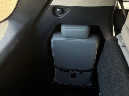 Used 2026 Toyota Sienna XLE FWD image 14