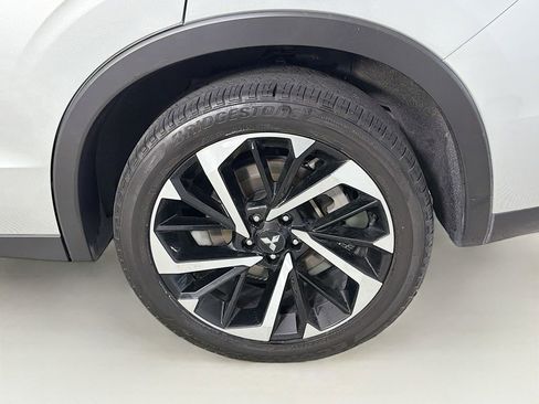 Used 2024 Mitsubishi Outlander SE Black Edition image 31