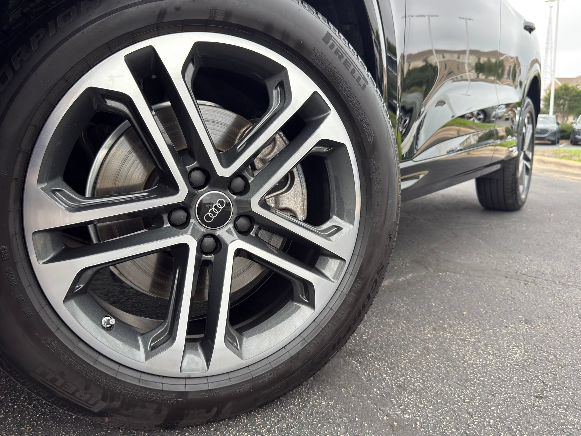 Certified 2025 Audi Q5 Premium w/ Convenience Package AWD/4WD image 5