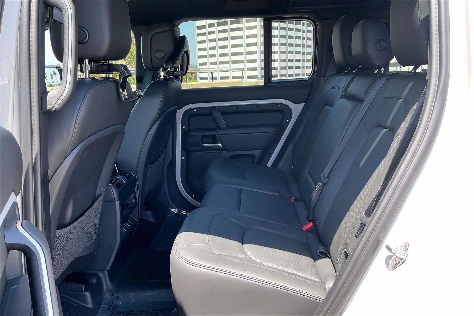 New 2026 Land Rover Defender 110 X-Dynamic SE AWD/4WD image 16