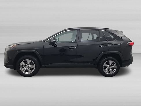 Used 2025 Toyota RAV4 XLE AWD/4WD image 8