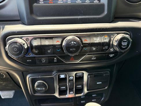 Used 2020 Jeep Gladiator Sport w/ Quick Order Package 24S AWD/4WD image 22