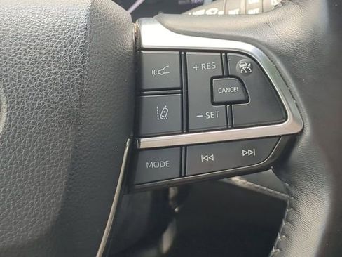 Used 2021 Toyota Highlander XSE FWD image 27