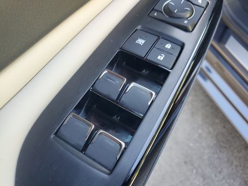 Used 2023 Lexus ES 300h w/ Premium Package image 20