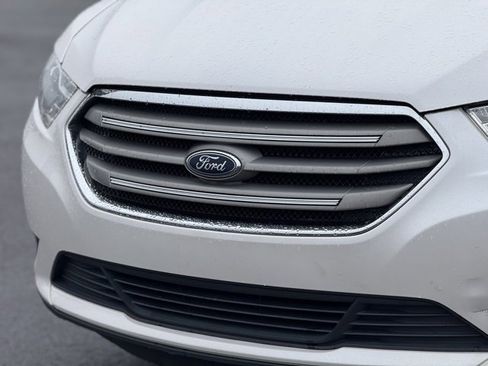 Used 2017 Ford Taurus SEL w/ Equipment Group 201A image 5