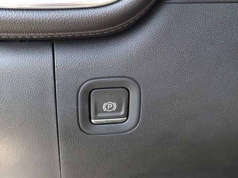 Used 2020 Chevrolet Silverado 1500 RST w/ Rally Edition image 18