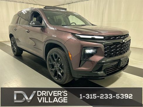 Used 2024 Chevrolet Traverse RS image 1