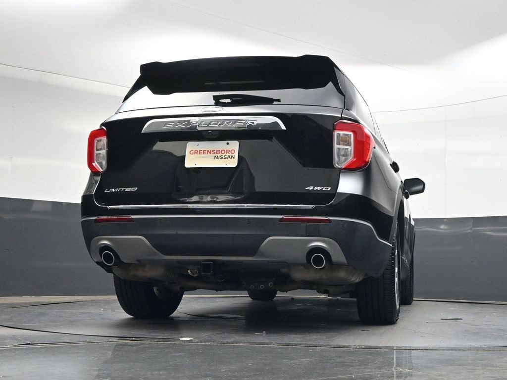 Used 2021 Ford Explorer Limited w/ Equipment Group 301A AWD/4WD image 42