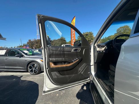 Used 2018 GMC Yukon Denali image 18