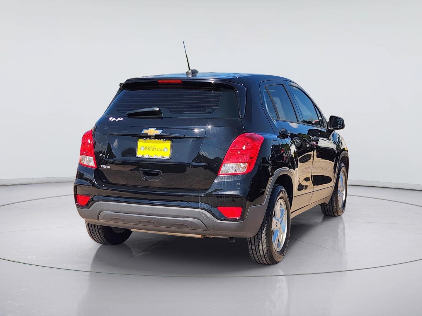 Used 2020 Chevrolet Trax LS w/ LPO, Cargo Package FWD image 7