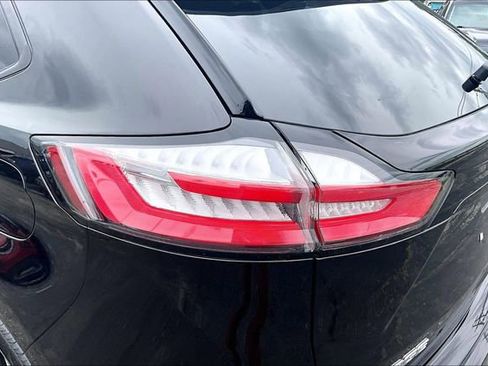 Used 2019 Ford Edge ST w/ Convenience Package image 28