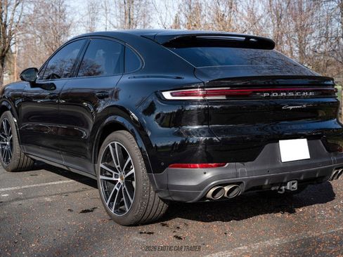 Used 2024 Porsche Cayenne S image 6