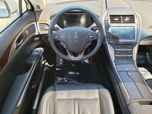 Used 2013 Lincoln MKZ FWD image 16