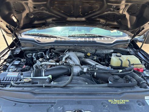 Used 2020 Ford F350 XLT w/ Camper Package AWD/4WD image 20