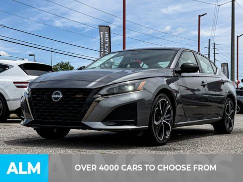 Used 2024 Nissan Altima 2.5 SR FWD image 2