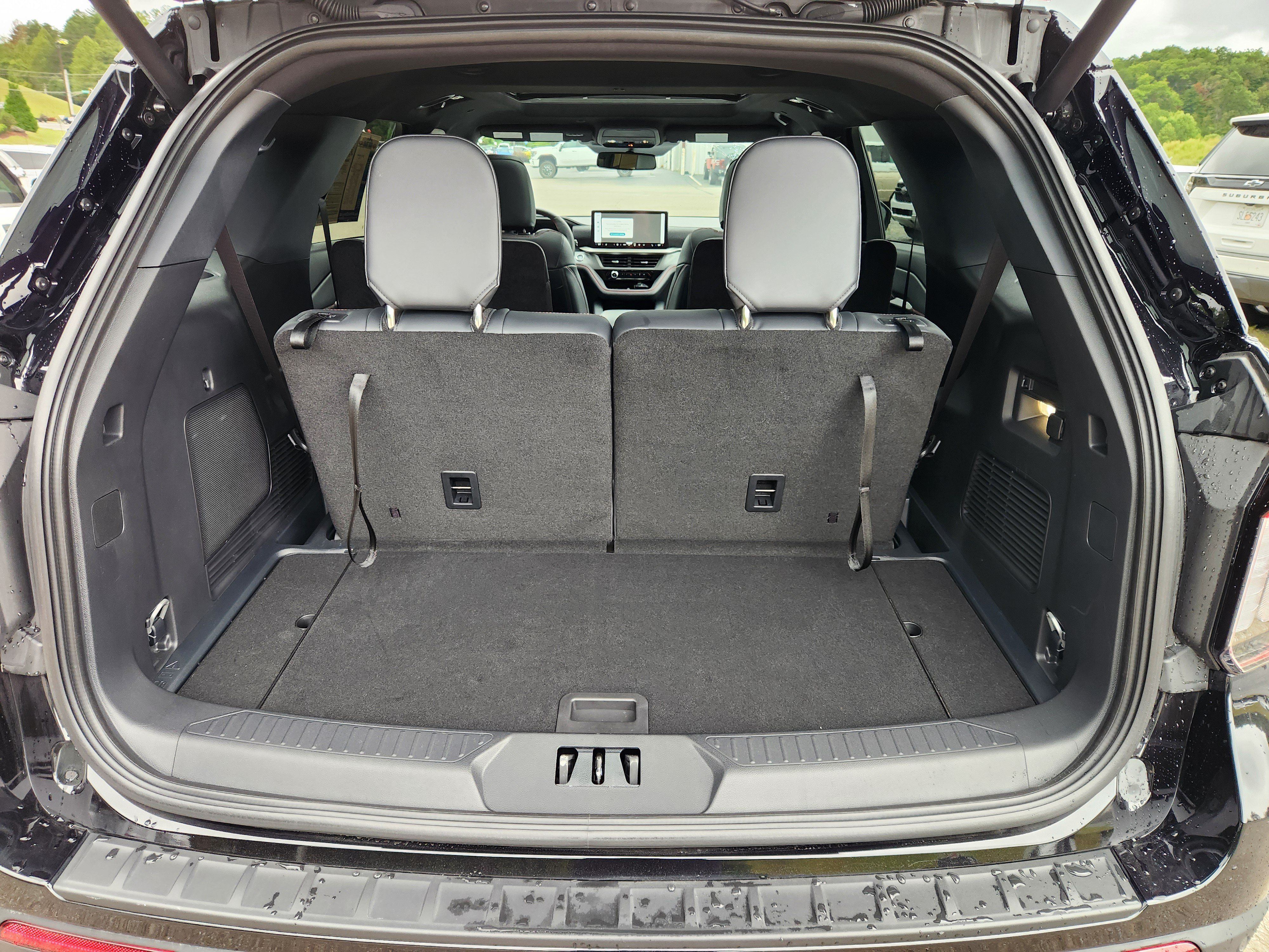 Used 2025 Ford Explorer ST-Line w/ Premium Package AWD/4WD image 53
