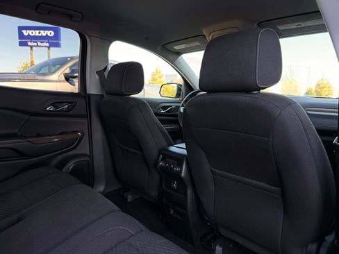 Used 2019 GMC Acadia SLE FWD image 26