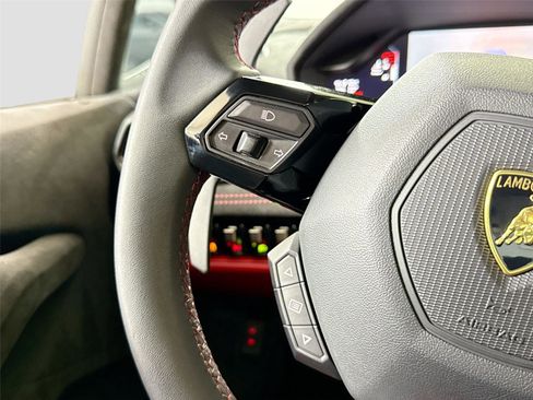 Used 2024 Lamborghini Huracan Tecnica image 24
