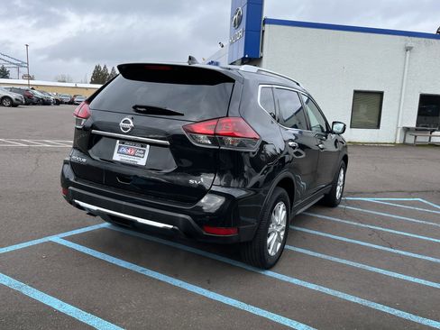 Used 2020 Nissan Rogue SV image 5
