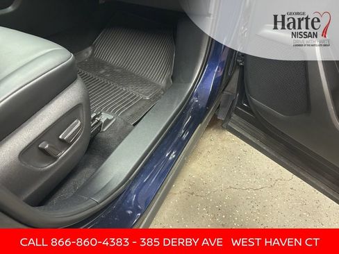 Used 2021 Toyota Highlander XLE image 35