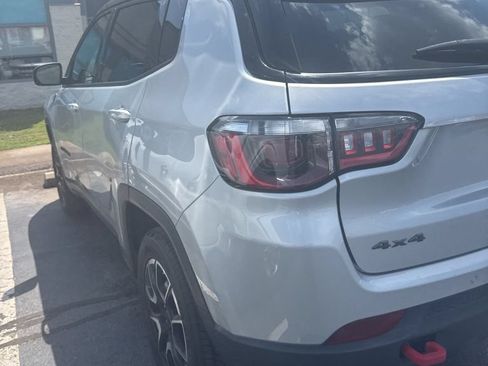 Used 2025 Jeep Compass Trailhawk AWD/4WD image 6