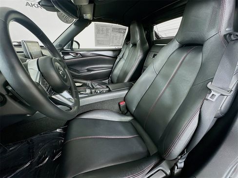 Used 2017 MAZDA MX-5 Miata RF Grand Touring image 3
