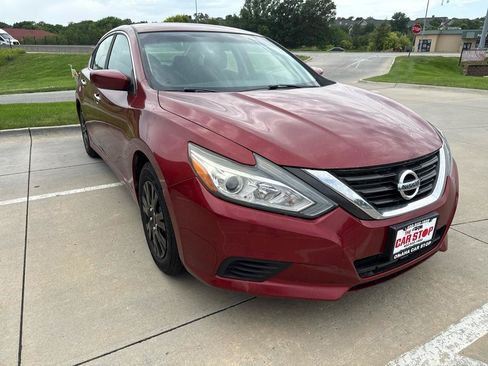 Used 2016 Nissan Altima 2.5 S w/ Power Driver Seat Package FWD image 4