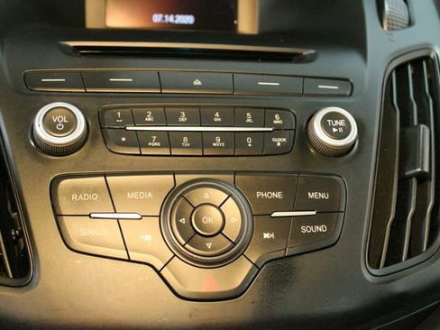 Used 2017 Ford Focus SE FWD image 23