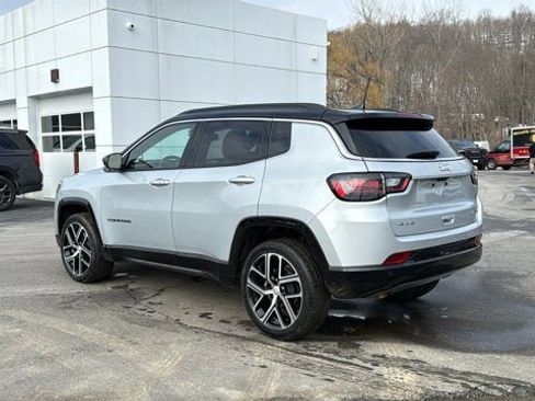 Used 2024 Jeep Compass Limited w/ Elite Group AWD/4WD image 8