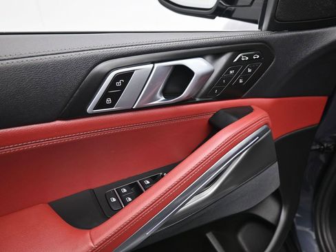 Used 2022 BMW X6 xDrive40i w/ Executive Package image 11