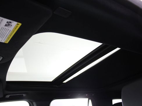 Used 2021 Ford Expedition XLT image 13